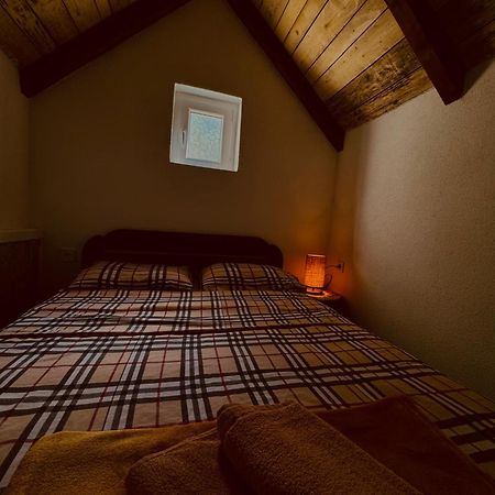 Vikendica,Bungalovi Lipska Pecina Cetynia Zewnętrze zdjęcie