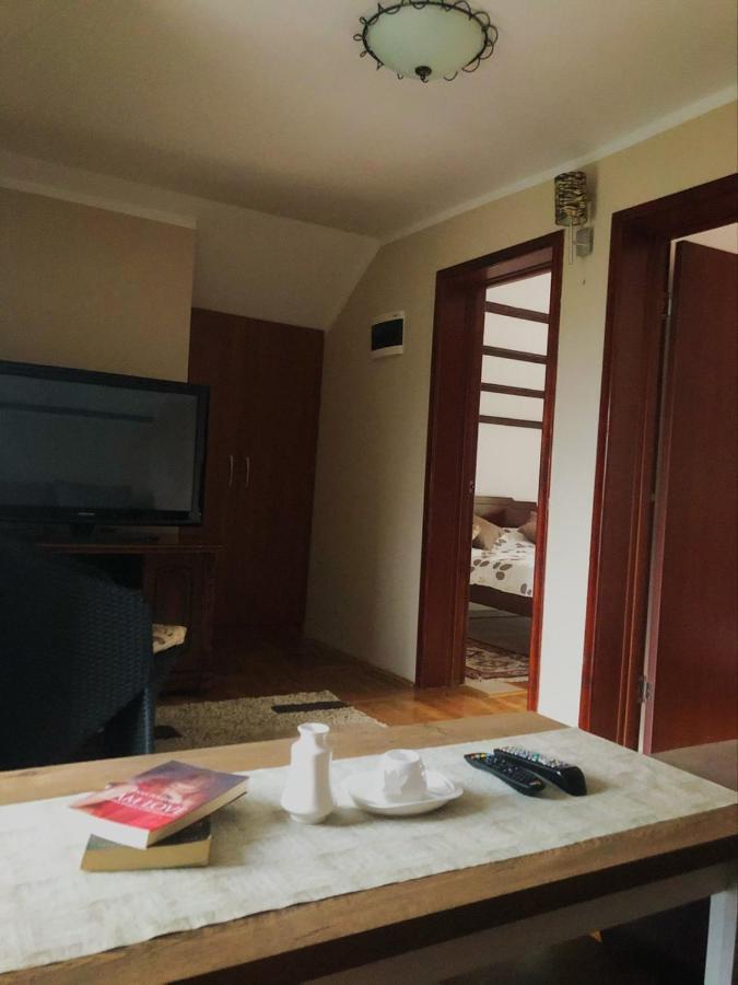 Vikendica,Bungalovi Lipska Pecina Cetynia Zewnętrze zdjęcie