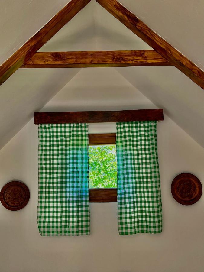 Vikendica,Bungalovi Lipska Pecina Cetynia Zewnętrze zdjęcie