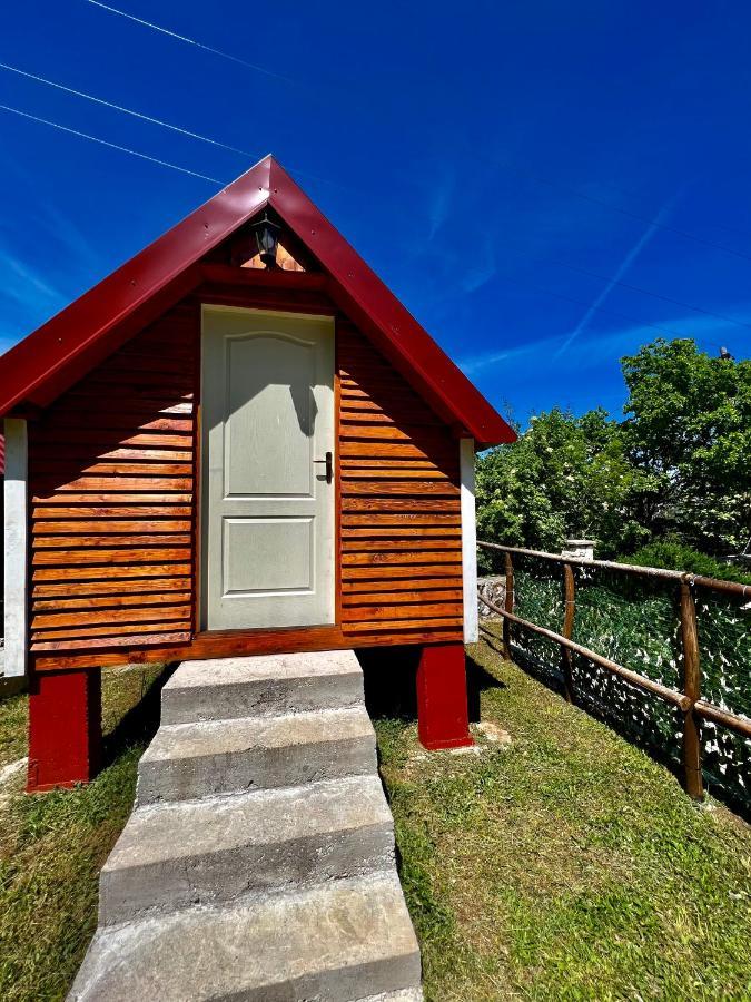 Vikendica,Bungalovi Lipska Pecina Cetynia Zewnętrze zdjęcie