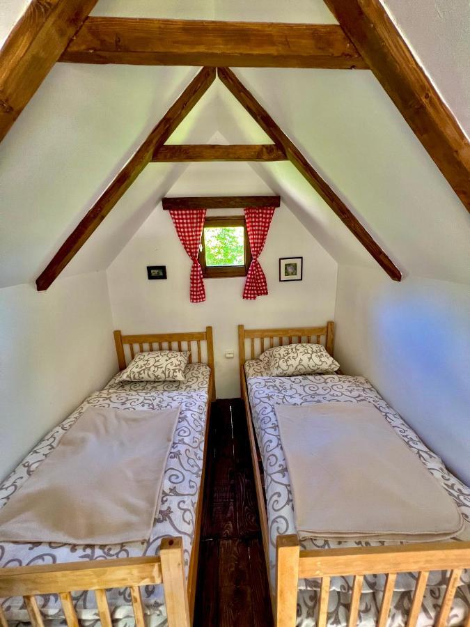 Vikendica,Bungalovi Lipska Pecina Cetynia Zewnętrze zdjęcie