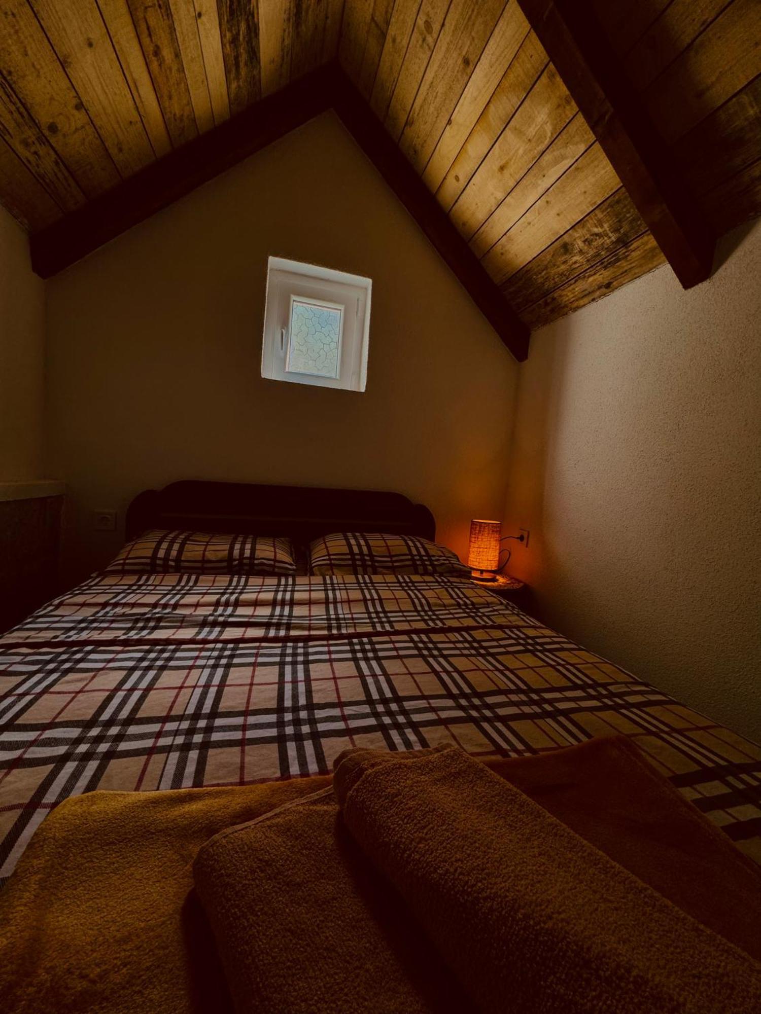 Vikendica,Bungalovi Lipska Pecina Cetynia Zewnętrze zdjęcie